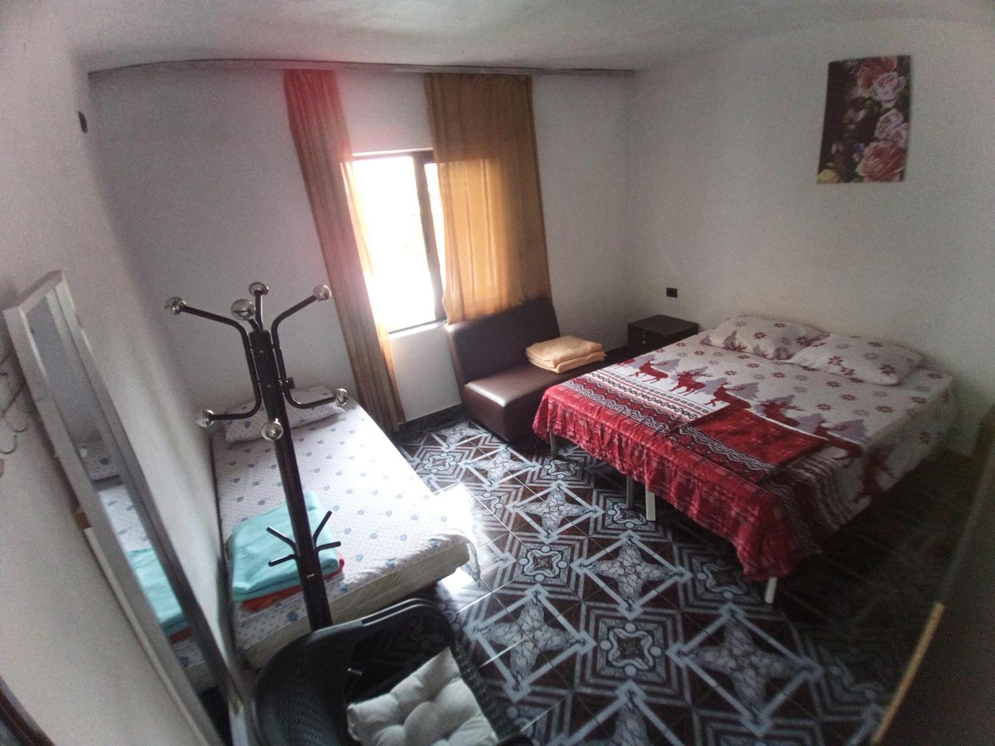 Private Flat In House 17 *